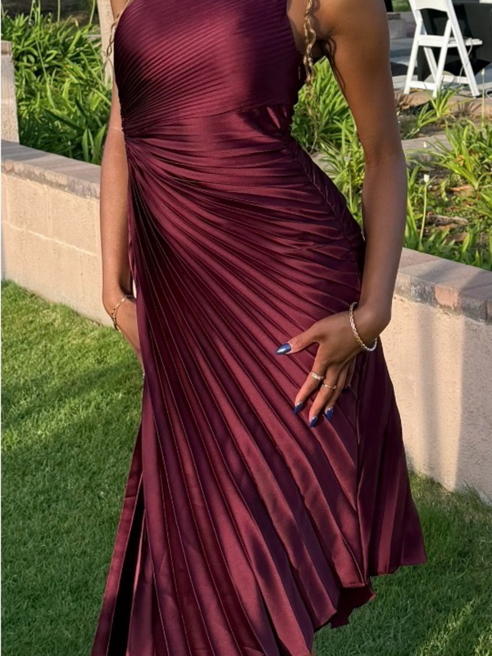 Elegant Burgundy Pleated Midi Dress - Sleeveless